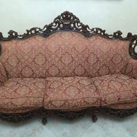 Divano più set di poltrone