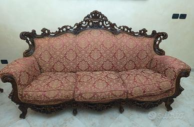 Divano più set di poltrone