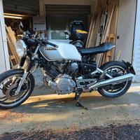 Yamaha TR1 1983 Cafè Racer con accessori originali