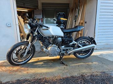 Yamaha TR1 1983 Cafè Racer con accessori originali