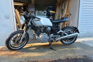 Yamaha TR1 1983 Cafè Racer con accessori originali