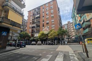 4 LOCALI A NAPOLI