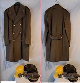 Lotto vintage militare cappotto, cappello e altro