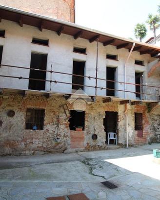 CASA SEMINDIPENDENTE A MAGNANO
