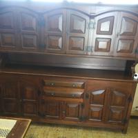 Arredamento in stile legno massiccio