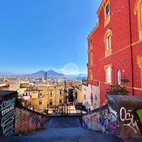 3 LOCALI A NAPOLI