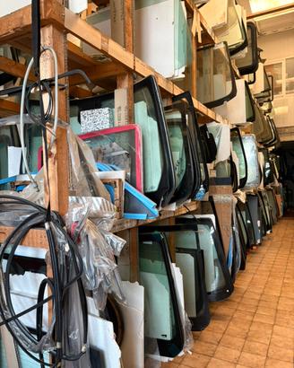 Vetri per automezzi d’epoca dal 65 al 2000