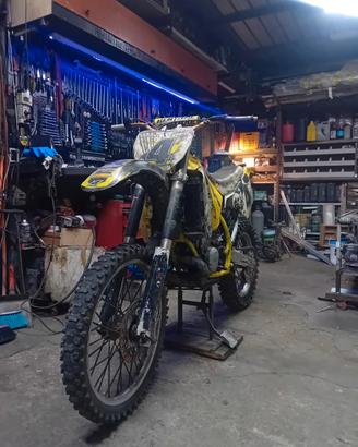 SUZUKI RM 250