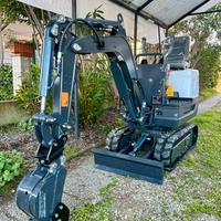 Mini Escavatore 700kg con accessori