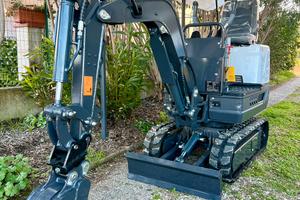 Mini Escavatore 700kg con accessori