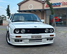 BMW e30 320is