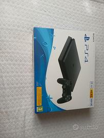 Playstation PS4  + 2 controller e 7 giochi