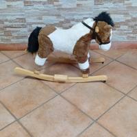 Cavallo a dondolo 