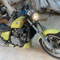 Honda VF750C Magna