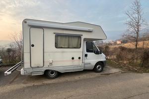 Camper mansardato CI 5 metri