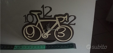 Orologio da tavolo in metallo