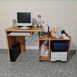 Scrivania mobile PC richiudibile