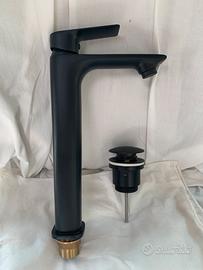 Rubinetto nero opaco