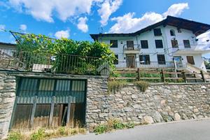 CASA SEMINDIPENDENTE A SAINT-PIERRE