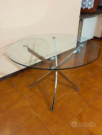 Tavolo rotondo da pranzo in design moderno