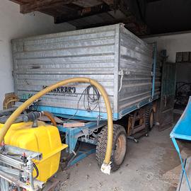 Rimorchio agricolo Carraro.