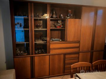 mobile soggiorno completo di tavolo e 5 sedie 