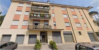Appartamento di 115 m² con più di 5 locali e box a