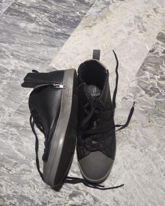 Scarpa Sneackers Enrico coveri nera e grigia