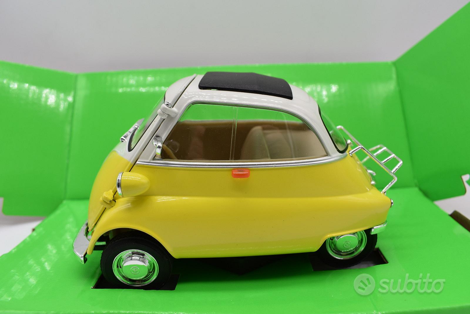 Modellino auto fiat 500 L scala 1:18 giallo - Collezionismo In vendita a  Ancona