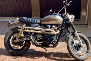 Triumph scrambler 900 valuto permute con vespa