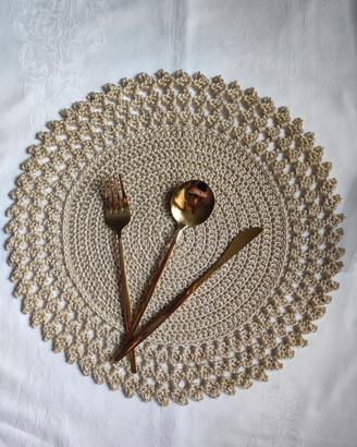 Set tovagliette sottopiatto oro uncinetto 