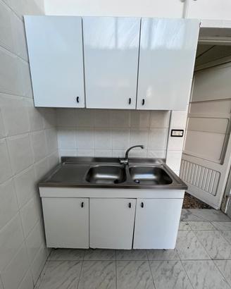 Mobile lavello con pensili