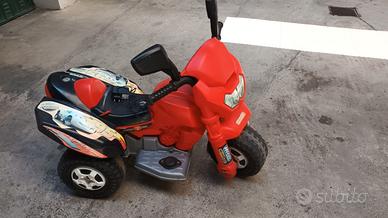Triciclo elettrico moto Saetta per bambini