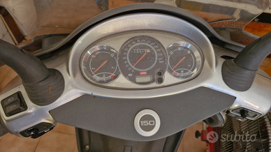 Scooter Leonardo ST 150
