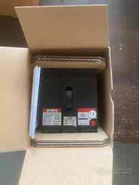 General Electric TED160 Circuit Breaker 3Poles