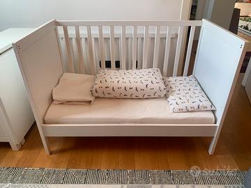Lettino di IKEA SUNDVIK e materasso JÄTTETRÖTT