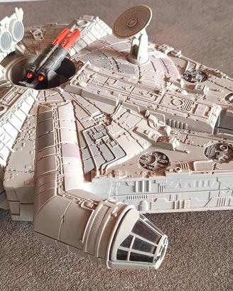 astronave Millennium Falcon