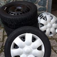 4 CERCHI COMPLETI DI GOMME TERMICHE CON BORCHIE 