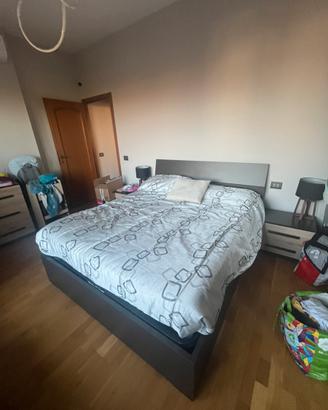 Letto matrimoniale contenitore + comò e comodini