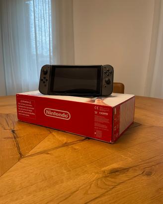 Nintendo Switch 2019 – Scatola + Tutti Accessori