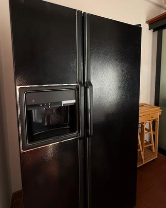 Maxi frigorifero nero