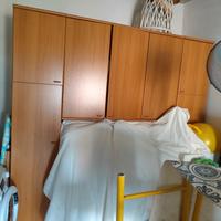 Armadio ponte con divano letto 