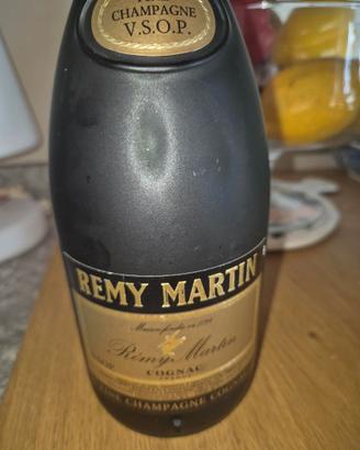 Bottiglia Vintage Cognac Remy Martin V.S.O.P.
