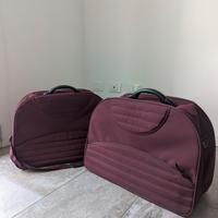 Coppia di borsoni da viaggio Q8