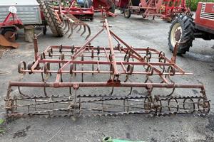 Vibrocoltivatore con rullo posteriore