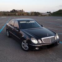 Mercedes-Benz E200 CDI EVO Elegance 