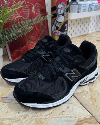 Scarpe Sneakers uomo Nuove New Balance m2002r