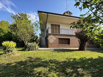 VILLA SINGOLA A ARENA PO