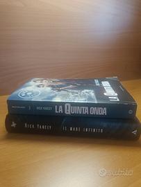 2 Libri della Saga "La Quinta Onda" di Rick Yancey