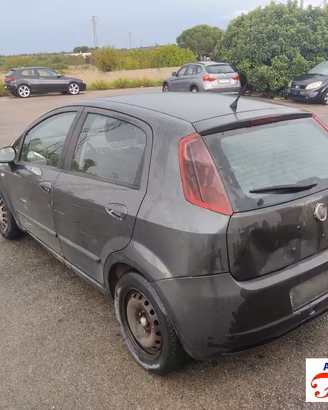 FIAT GRANDE PUNTO 199 1.3 D MULTIJET Ricambi/